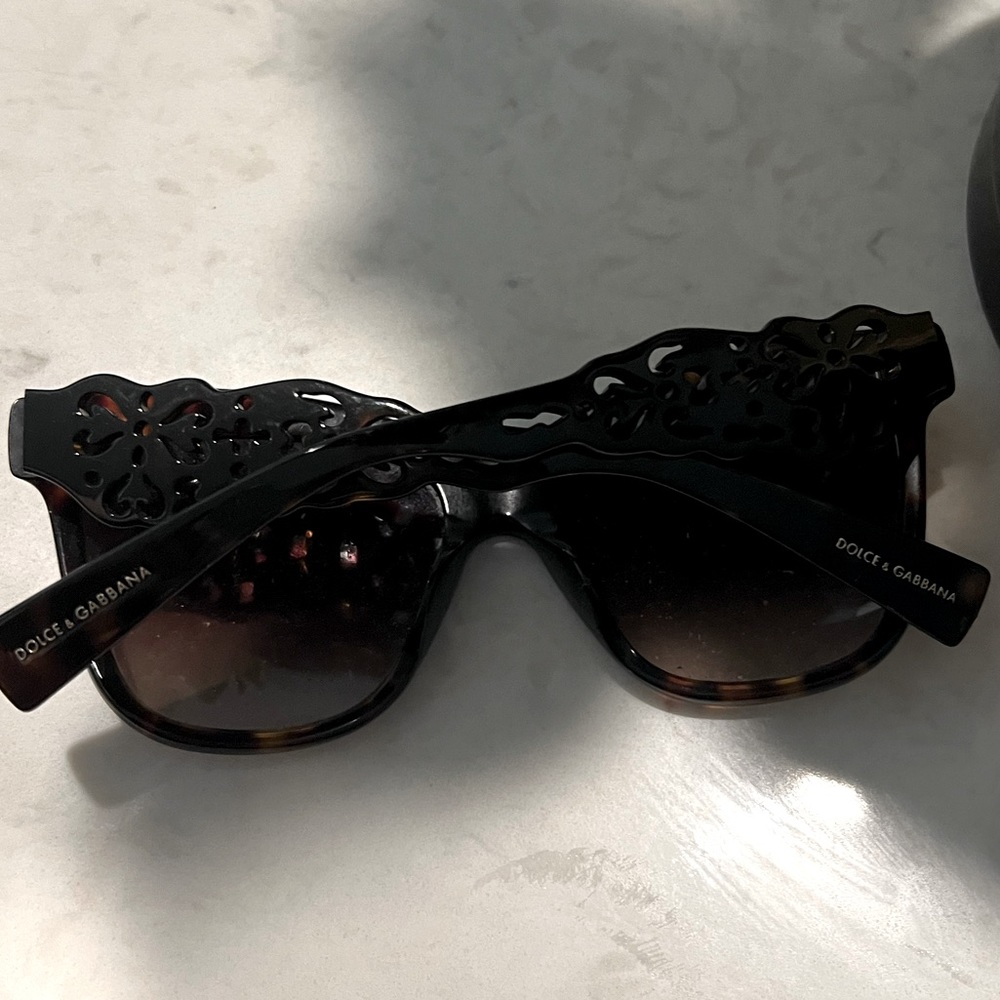 Dolce & Gabbana glasss